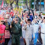 Gubernur Andi Sudirman Pimpin Kirab Kemerdekaan Makassar dengan Gaya Bung Karno